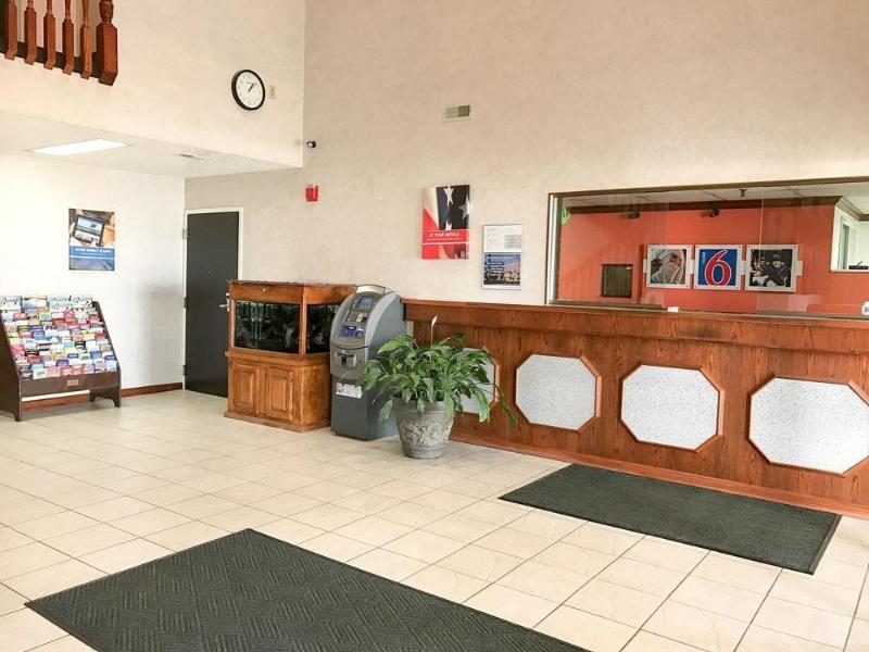 Red Lion Inn & Suites Pontoon Beach المظهر الخارجي الصورة